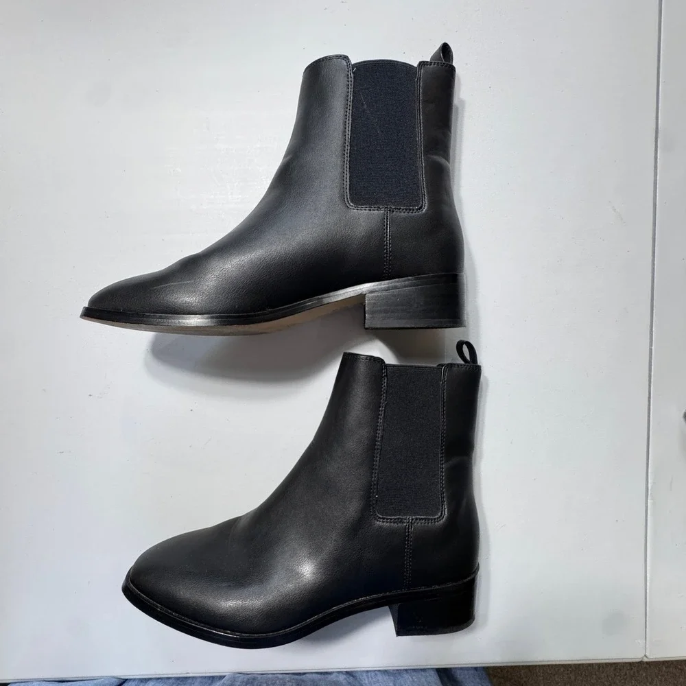 J. Crew Chelsea Boot Womens 8 Black Man Made Ankle Block Heel Minimalist
